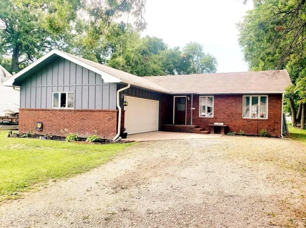 104 E Lanyon St, Frontenac, KS 66763