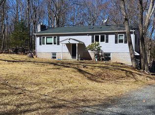 2814 Laurel Ln, Henryville, PA 18332