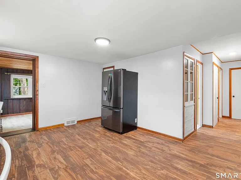 399 Hawthorne Ave — Photo 17