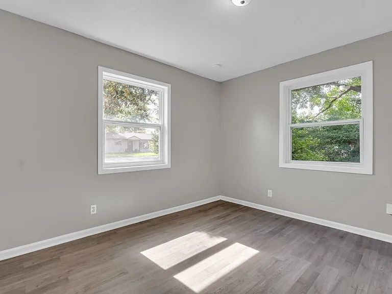 134 Poplar St — Photo 8