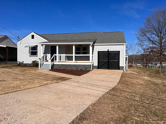3rd image of 11 Woodard Cir