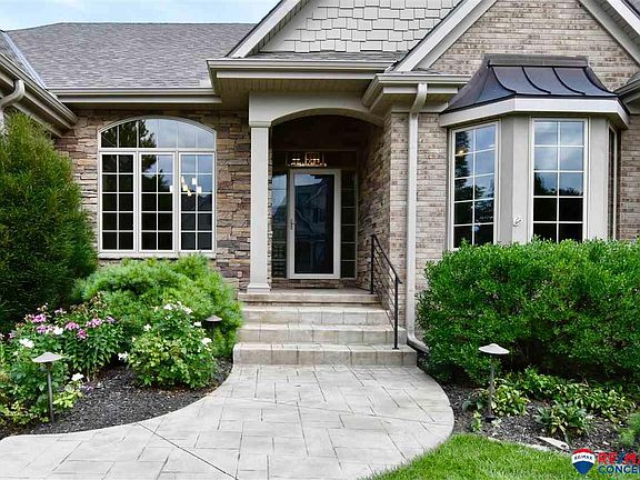 2nd image of 7846 Viburnum Dr