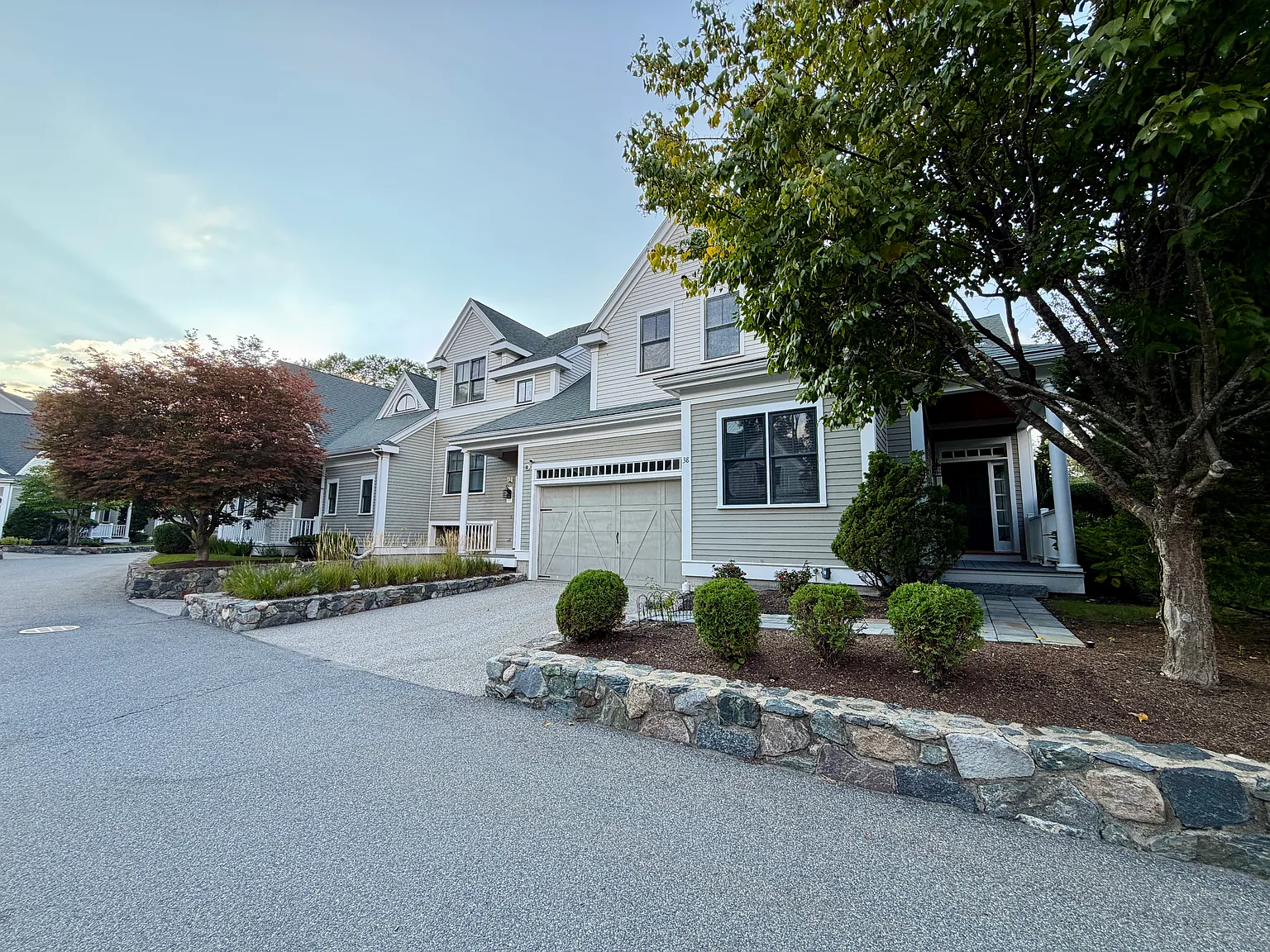 3 bed, 3928 sqft, $6,000 — Photo 1