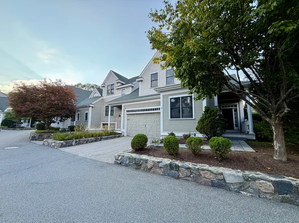 38 Courtyard Pl, Lexington, MA 02420