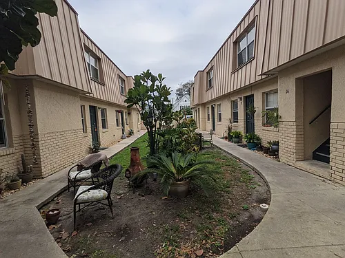 Hamilton House Apartments Photo 1