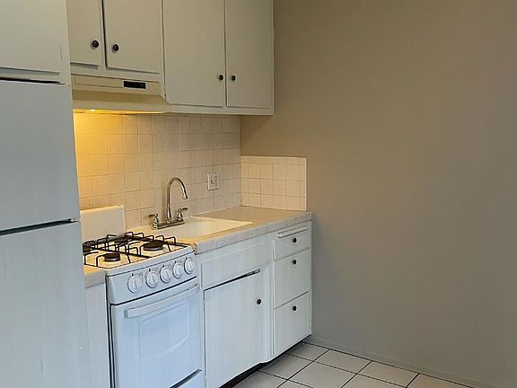 4th image of 522 W Harvard St APT 5