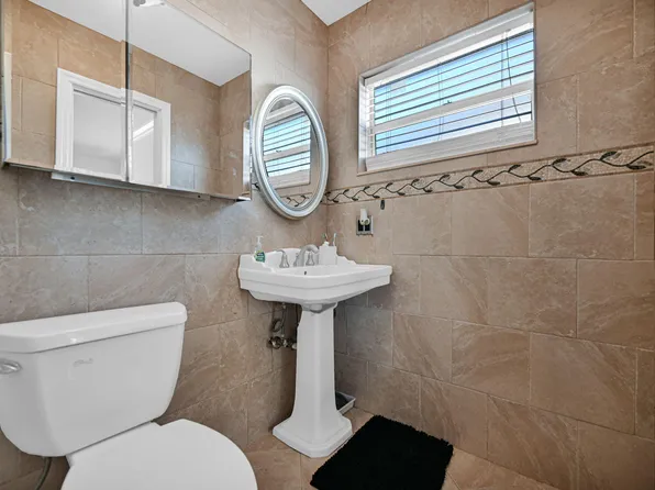 11600 NW 30th Place, Sunrise, FL 33323