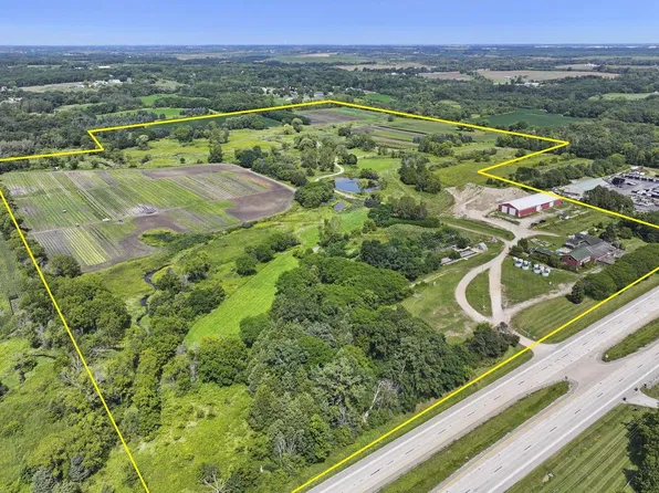 21010 75TH STREET, Bristol, WI 53104