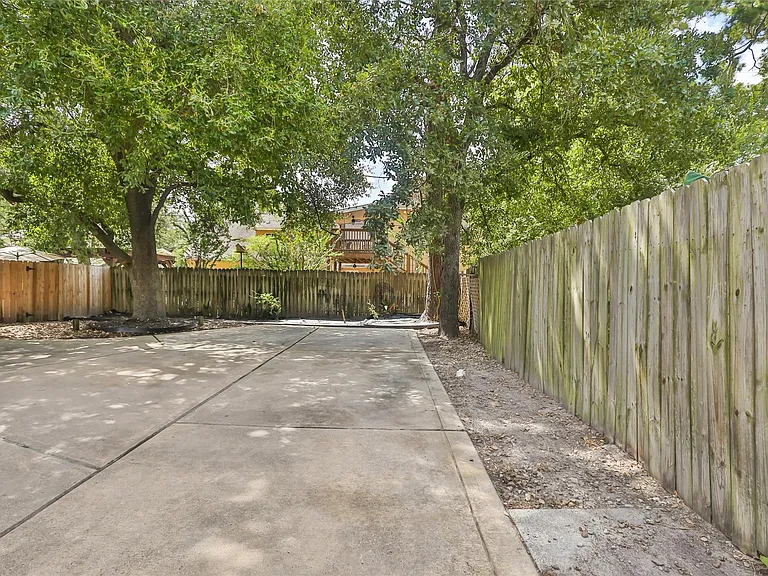211 W North Hill Dr — Photo 38