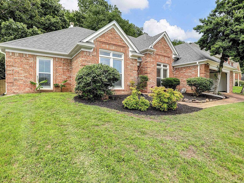 1st image of 8924 Carrollwood Ln E