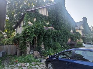 840 Bronson Ave, Ottawa, ON K1S 4G7