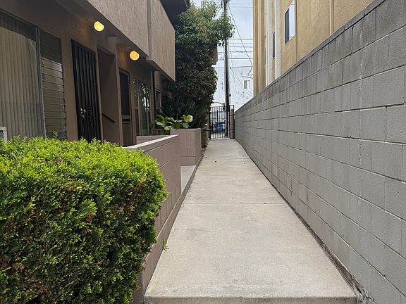 4th image of 1475 S Wooster St APT 8