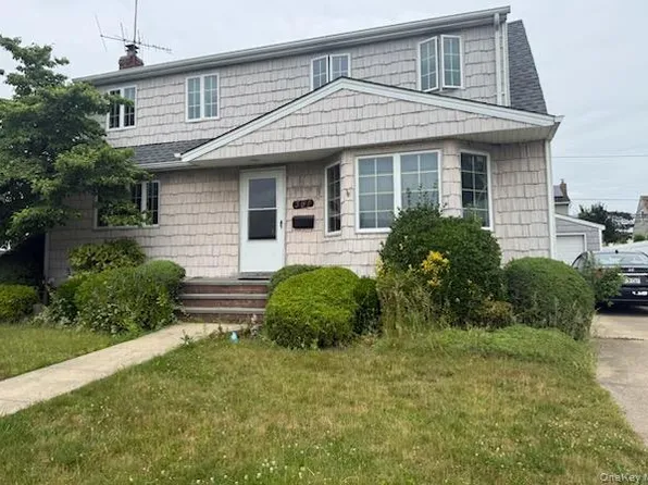 391 Ferris Road, Seaford, NY 11783