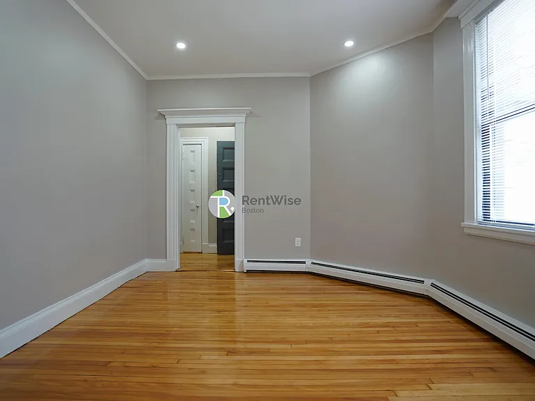 76 Gardner St #C1 — Photo 8