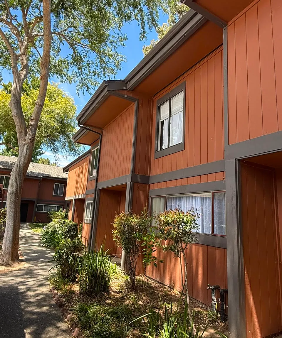 3 bed, 1.5 bath, 1199 sqft, $3,250 — Photo 2