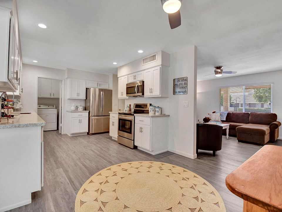 1st image of 10410 W Camelot Cir