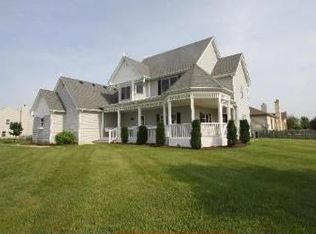212 Walsh Cir, Yorkville, IL 60560