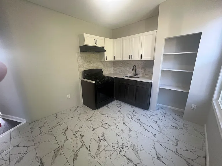 271 Summer St #3R — Photo 2