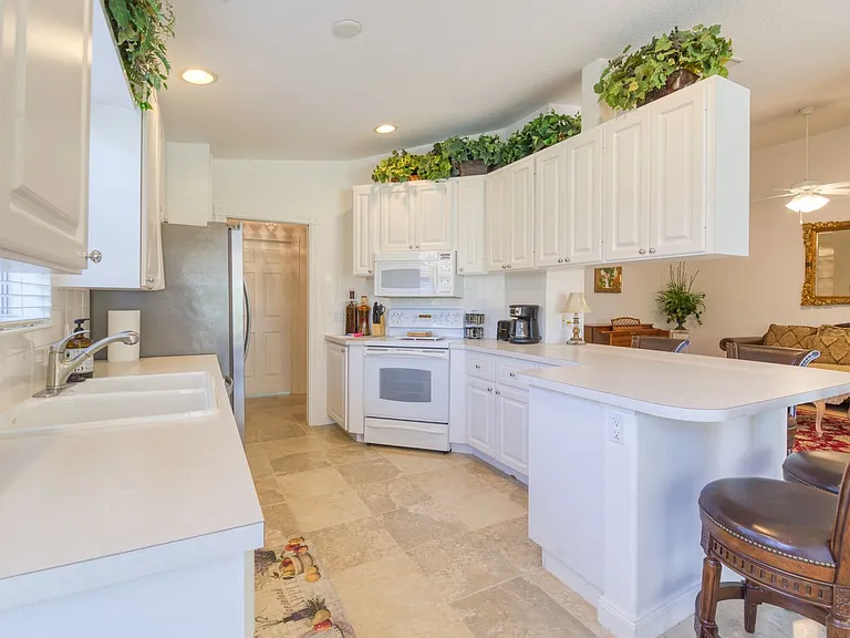 7390 Emilia Ln — Photo 3