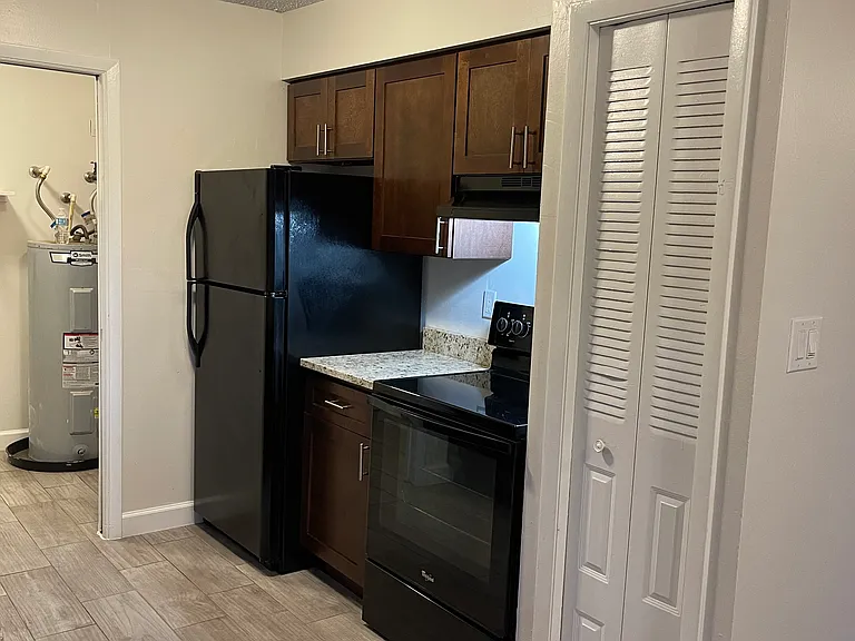 1008 Captiva Point — Photo 3