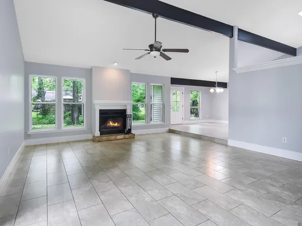 10560 Shadow Lake Dr, Geismar, LA 70734