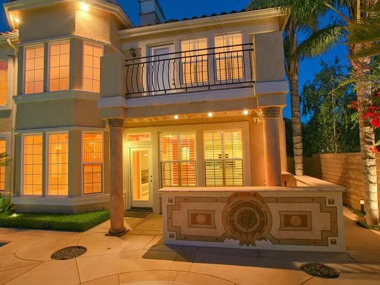 508 Oak Tree Ct — Photo 3
