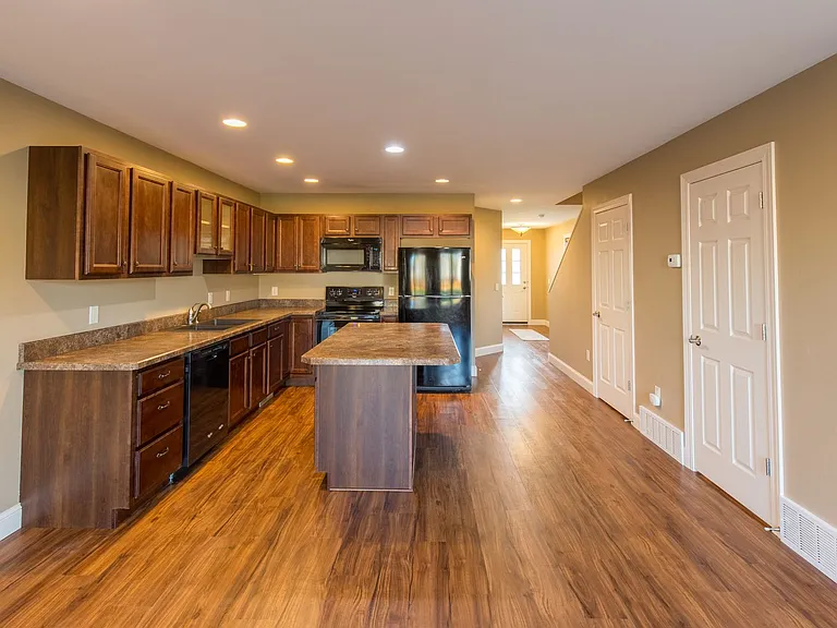 3350 Crater Lake Ave #A — Photo 11