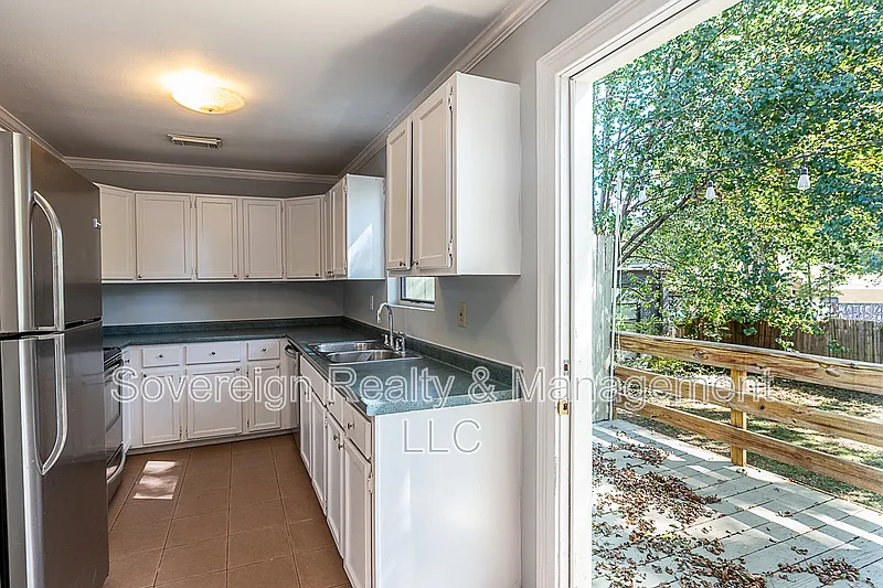 2 bed, 2.0 bath, 1000 sqft, $2,500 — Photo 3
