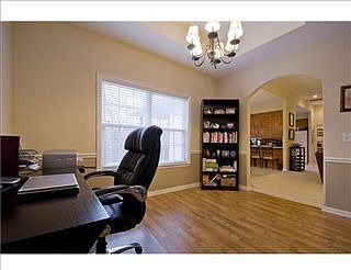 4th image of 16 Saint Austell Cir