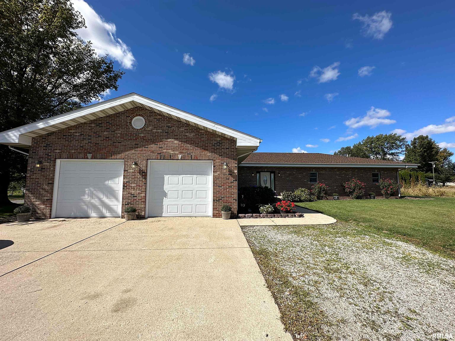 100 Beaman Dr, Illiopolis, IL 62539 Zillow