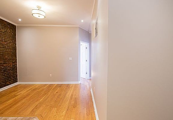 4th image of 380 S 4th St APT 3