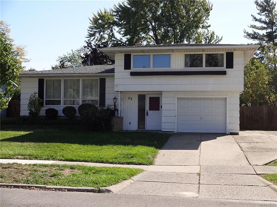 1st image of 23 Broadmoor Dr