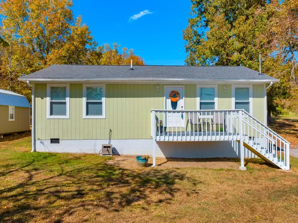 1517 Old Chisholm Trl, Dandridge, TN 37725