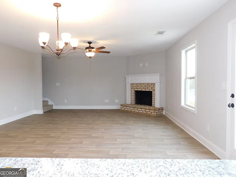 2214 Savannah Dr — Photo 7