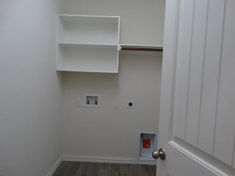 4532 Frost Ave — Photo 9