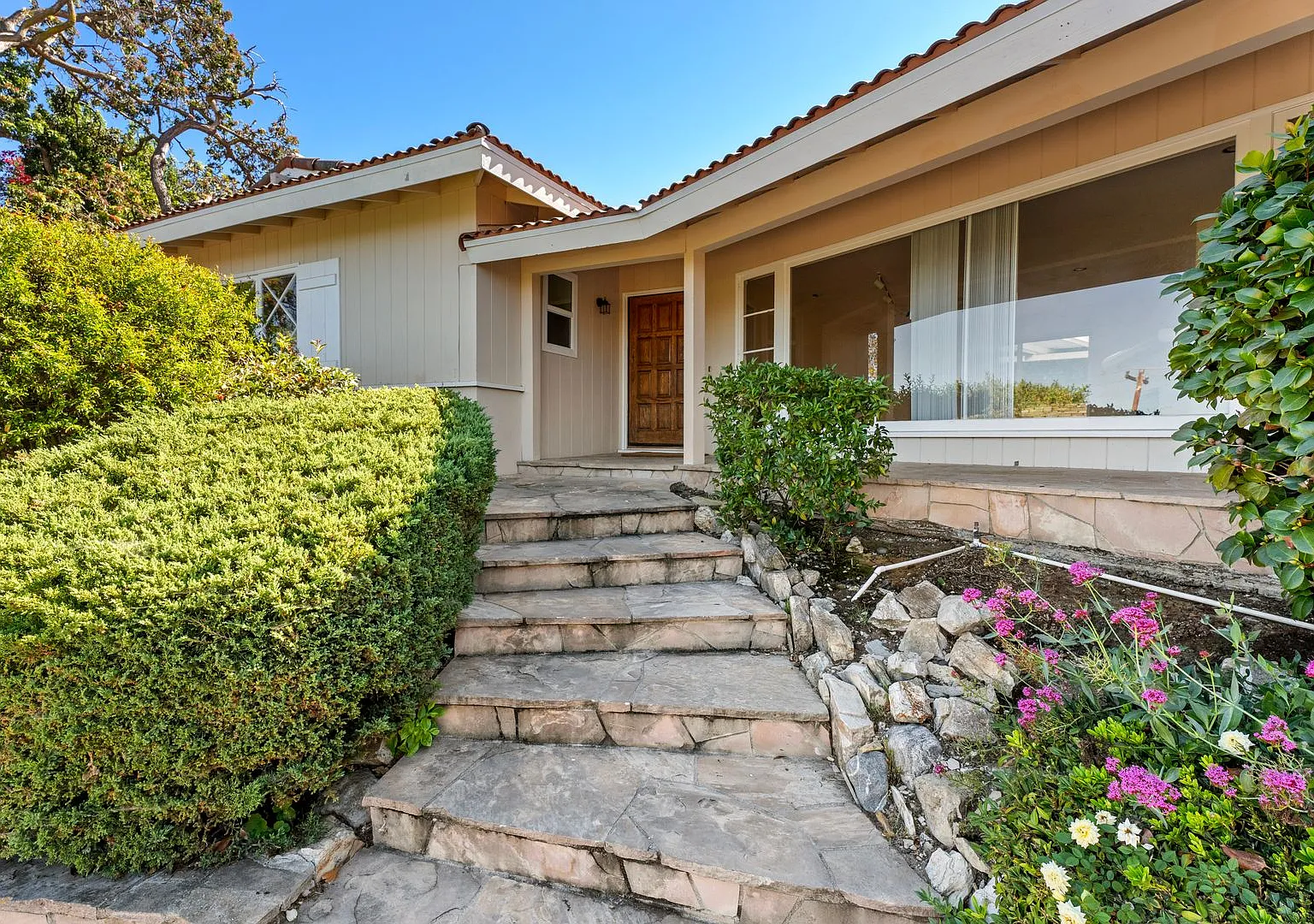 Nearby Coastal Comfort Meets Everyday Convenience in Rancho Palos Verdes — Photo 3