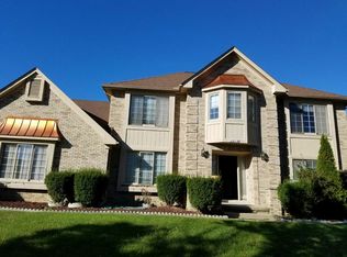 29316 Glenbrook Dr, Farmington Hills, MI 48331