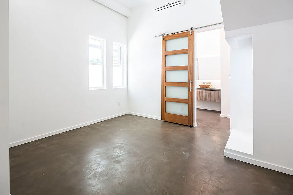 3 bed, 2.5 bath, 1385 sqft, $7,100 — Photo 3