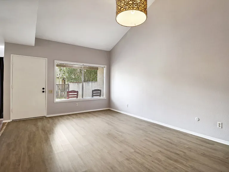 24686 Golfview Dr — Photo 38