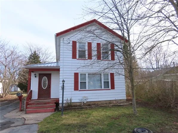 9 Huff St, Waterloo, NY 13165