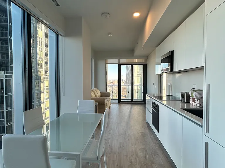 8 Cumberland St #2602 — Photo 6