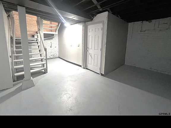 2nd image of 913 Forest Ave #915-1