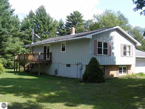 2nd image of 8133 Cherry Ln