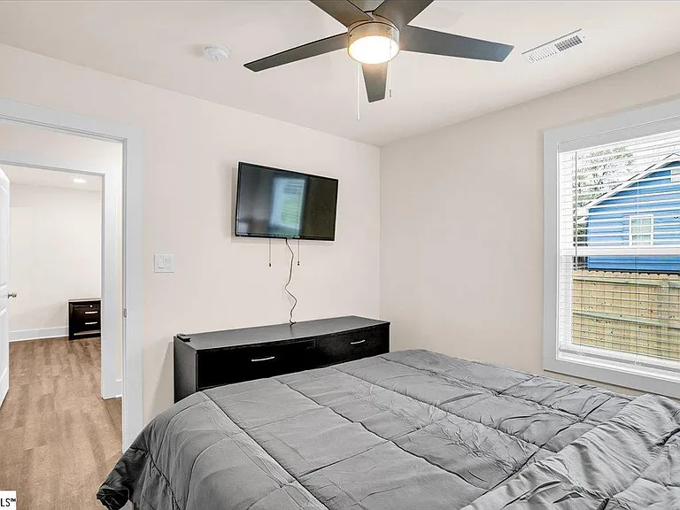 141 Baileyview St — Photo 17