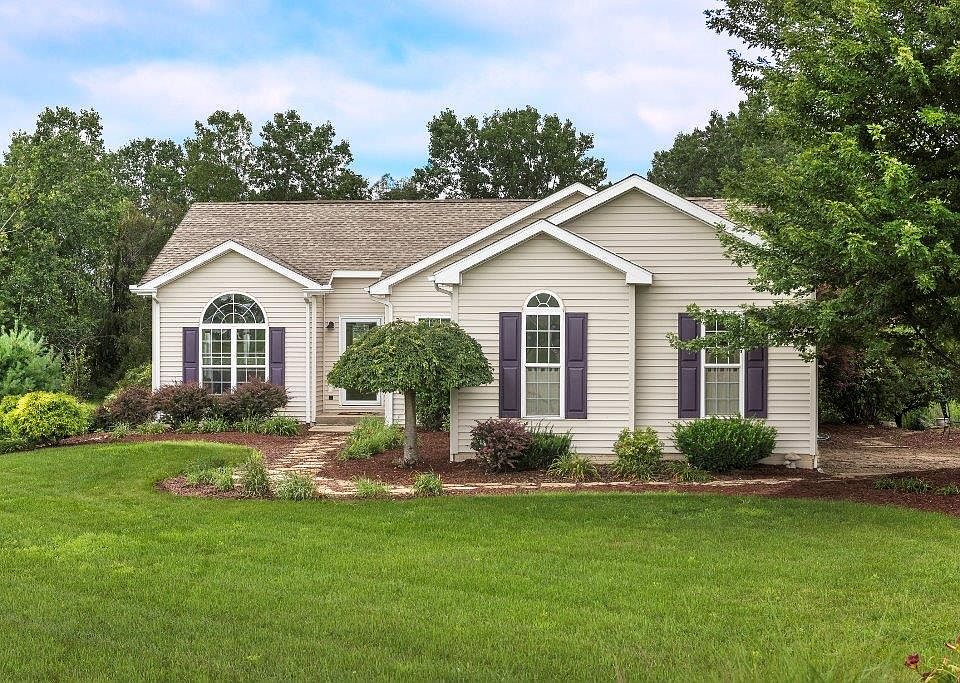 1st image of 16028 Whippoorwill Ct