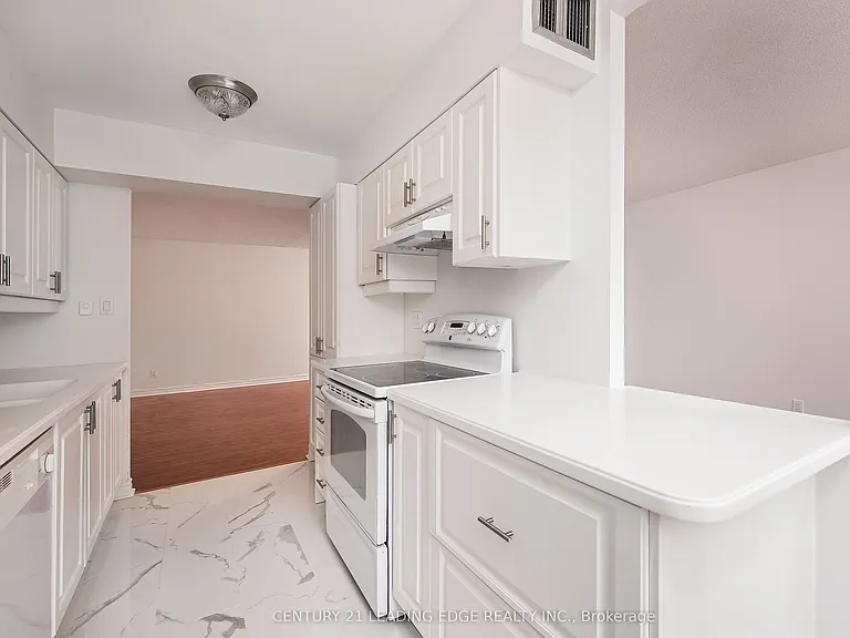 633 Bay St #2204 — Photo 11