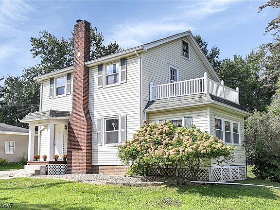 5th image of 4074 Darrow Rd