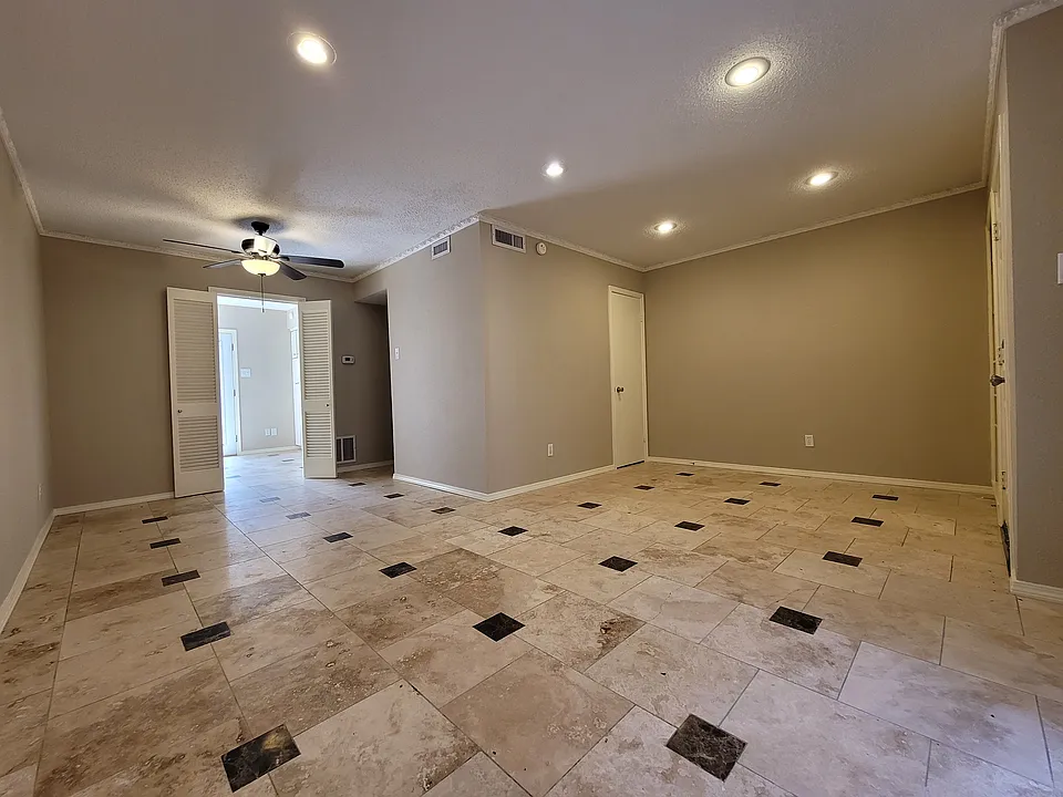 9832 Valley Meadow Ct #GATED COMMUNITY