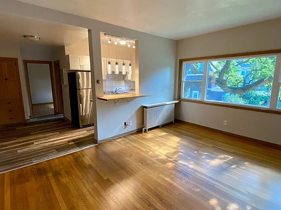 4th image of 2176 Dayton Ave #11481103