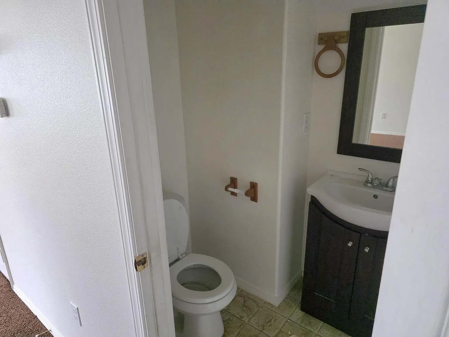 5 bed, 2.5 bath, 1500 sqft, $2,500 — Photo 2
